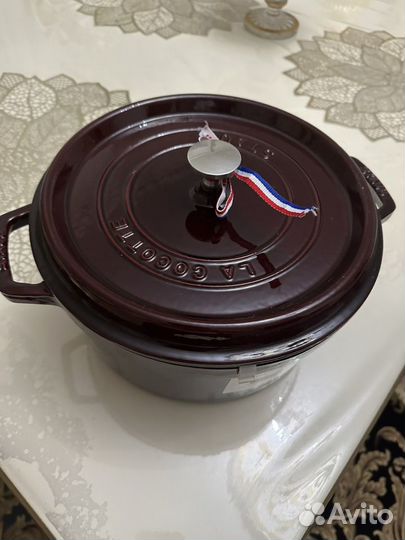 Кастрюля чугунная staub