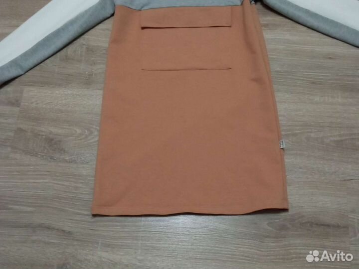 Платье с капюшоном 152 см