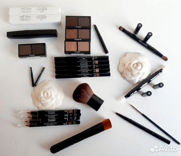 Кисти и все для бровей Chanel