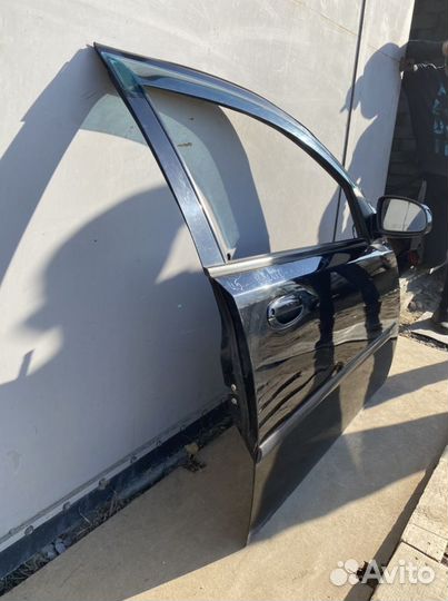 Передняя правая дверь Chevrolet Aveo хэтчбэк