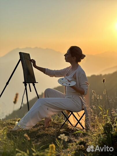 Интерьерные картины и роспись стен на заказ