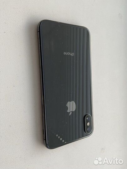 iPhone Xs, 64 ГБ