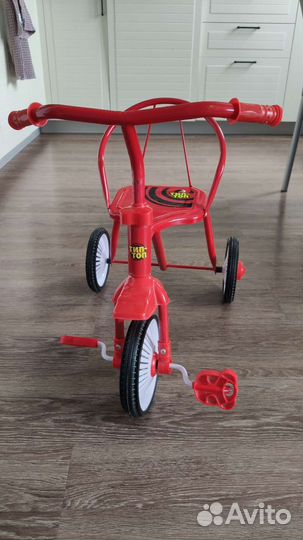 Детский трехколесный велосипед