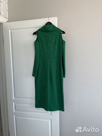 Платье футляр офисное зелёное р.46