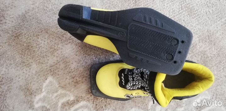 Лыжные ботинки