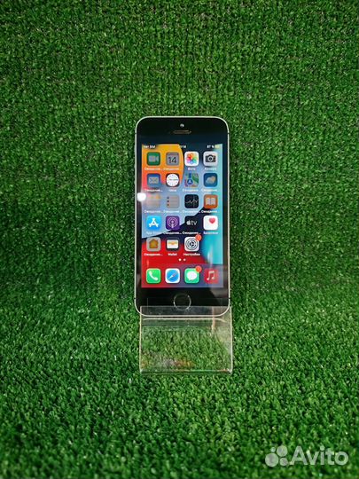 iPhone SE, 32 ГБ