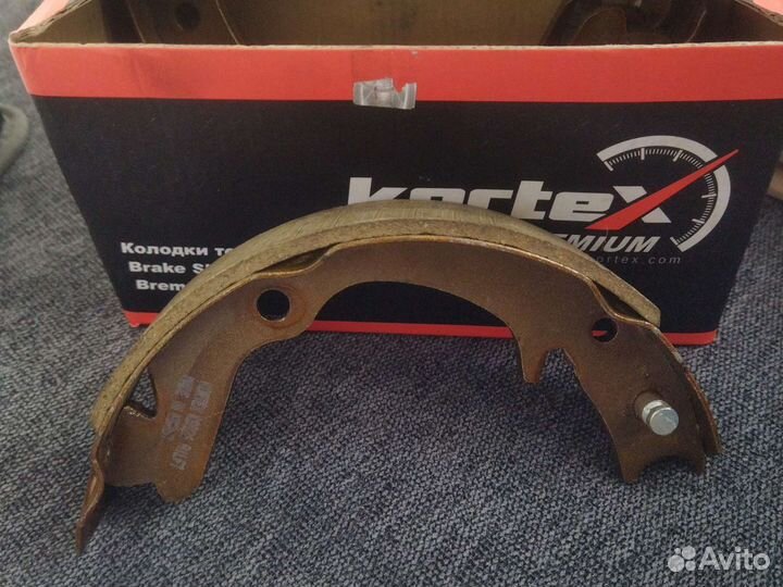 Колодки барабанные (ручника) комплект 4 шт