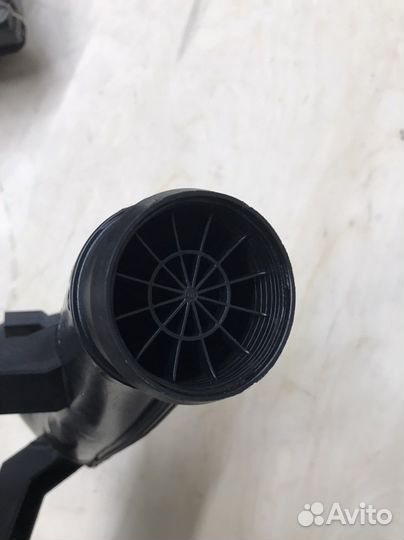 Патрубок интеркулера 1K0145770AH Passat B7