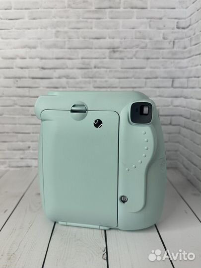 Фотоаппарат instax mini 9 сломан