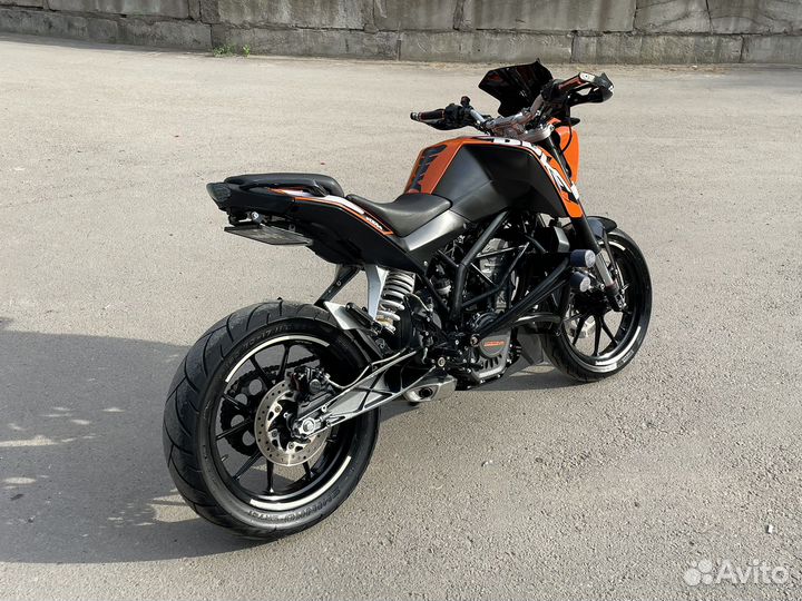 KTM duke 200