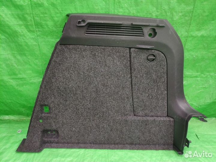 Обшивка багажника правая VW Tiguan 2007-2016