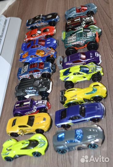 Продам машинки Metal machines