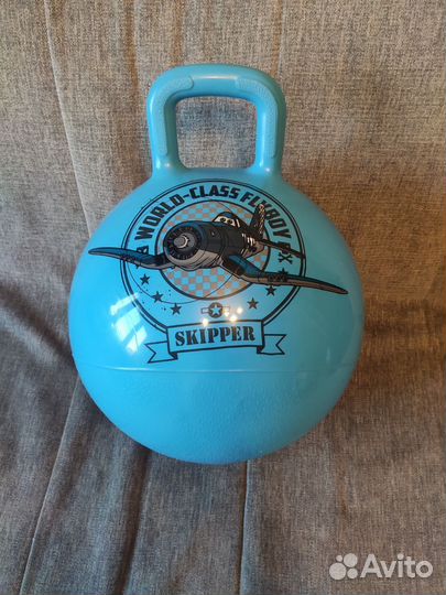 Гимнастический мяч с ручкой