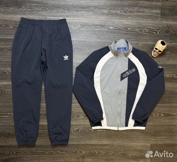 Спортивный костюм adidas