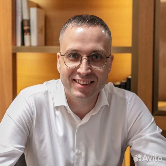 Агент по по недвижимости Риэлтор