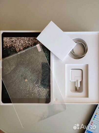 iPad pro 10.5 Wi-Fi + LTE 256gb