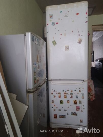 Два холодильника продам