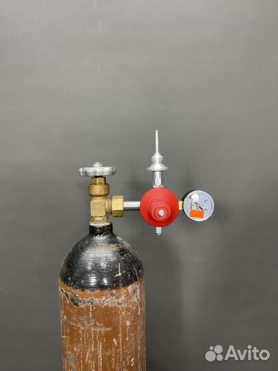 Продам полный баллон с гелием и насадкой