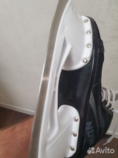 Коньки хоккейные