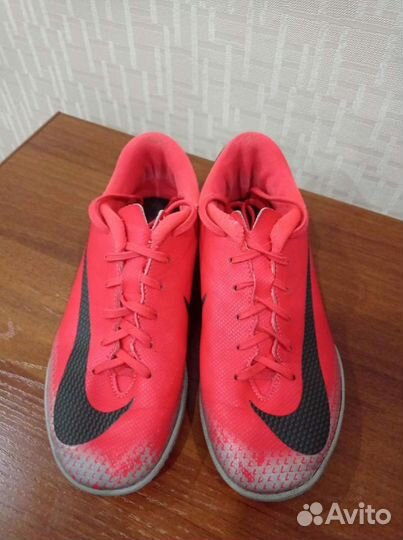 Бутсы-футзалки