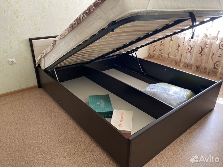 Спальный гарнитур бу