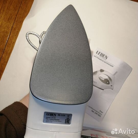 Утюг Leben с разбрызгивателем новый