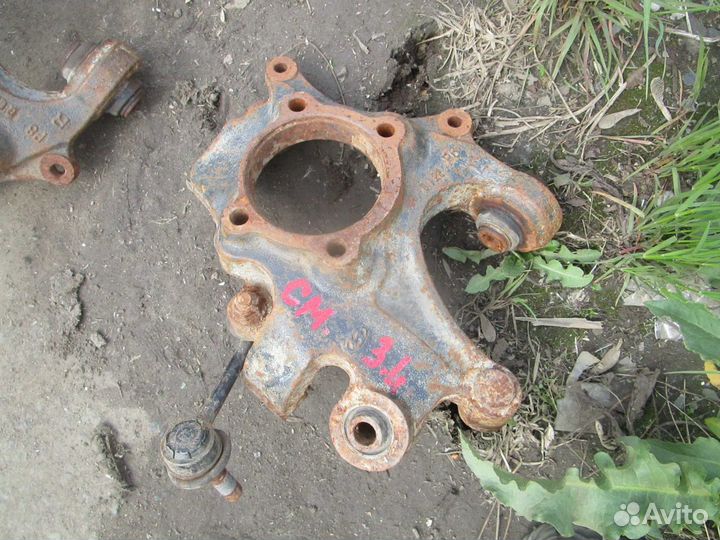 Кулак задний левый Hyundai Santa Fe