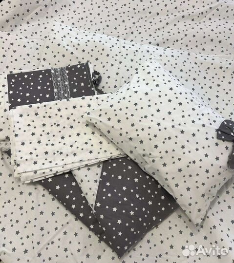 Набор в кроватку новорожденного