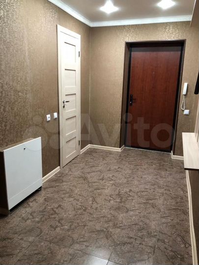 2-к. квартира, 57 м², 5/10 эт.