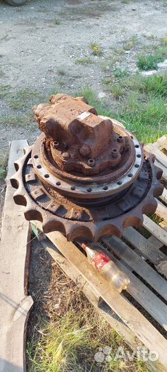 Бортовой редуктор (Редуктор хода) Hitachi FH300