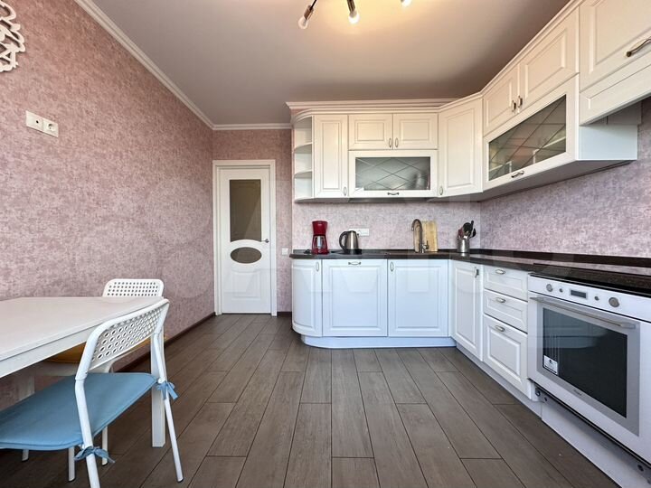 2-к. квартира, 64 м², 10/21 эт.