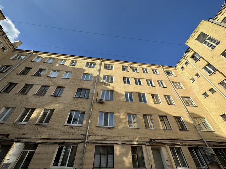 Комната 20 м² в 3-к., 3/6 эт.