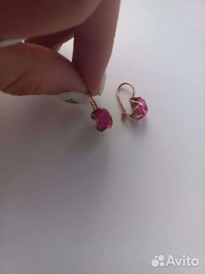 Золотые серьги