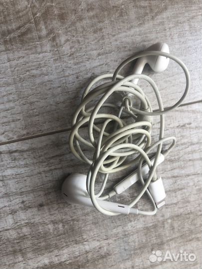 Наушники apple