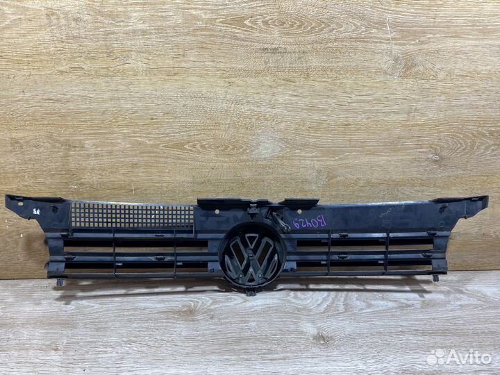 Решетка радиатора Volkswagen Golf 4 Арт. 130429
