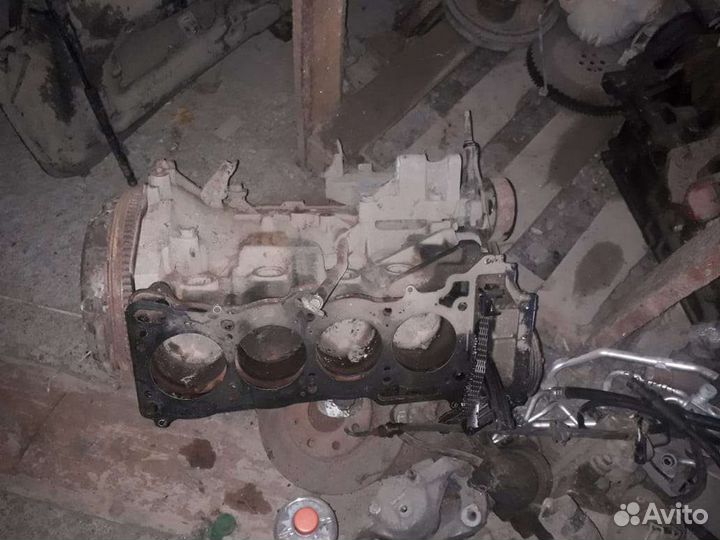 Коленвал шатуны корзина Nissan Almera Classic