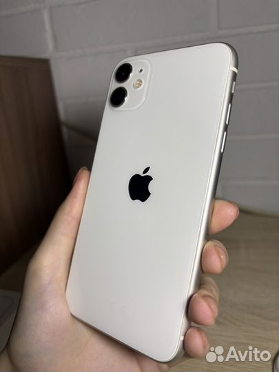 iPhone 11, 64 ГБ