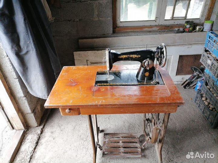 Швейная машина Подольск ножная