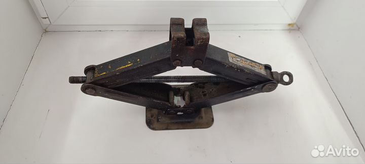 Домкрат бу 500р