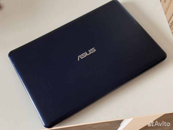 Ноутбук asus