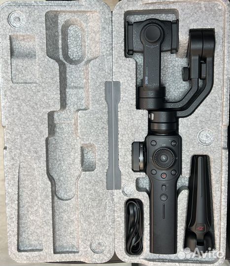 Стабилизатор для съемки Zhiyun Smooth 4