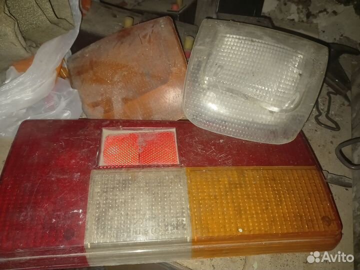 Фары и разные запчасти на москвич