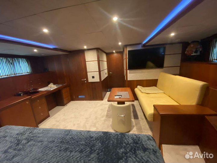 Теплоход прогулочный