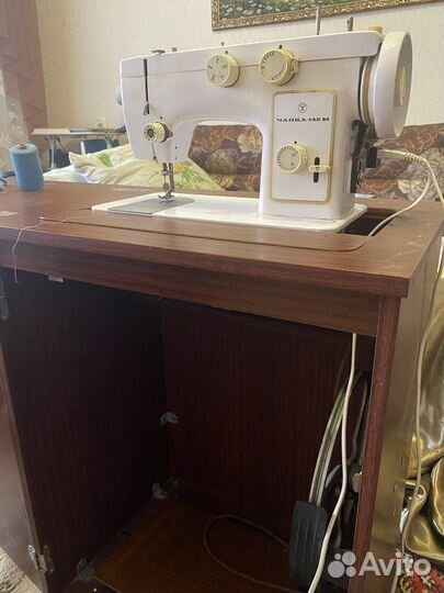 Швейная машина Чайка 142м