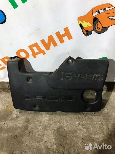 Крышка двигателя,накладка декоративная ваз 2112(1