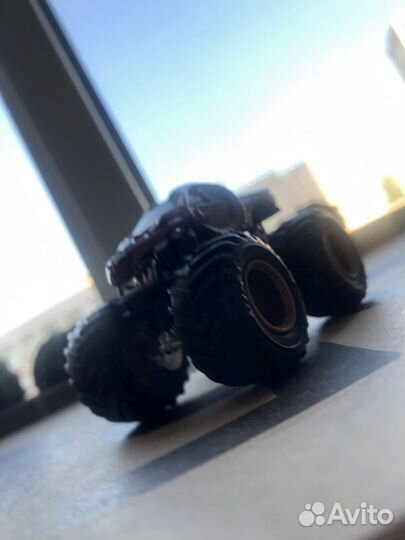 Моделька Hot Whells Moster Jam