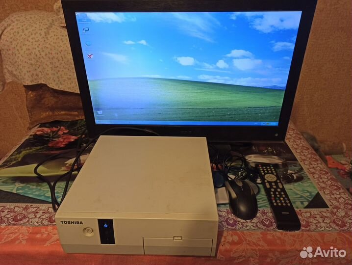 Старый компьютер Toshiba и монитор 24