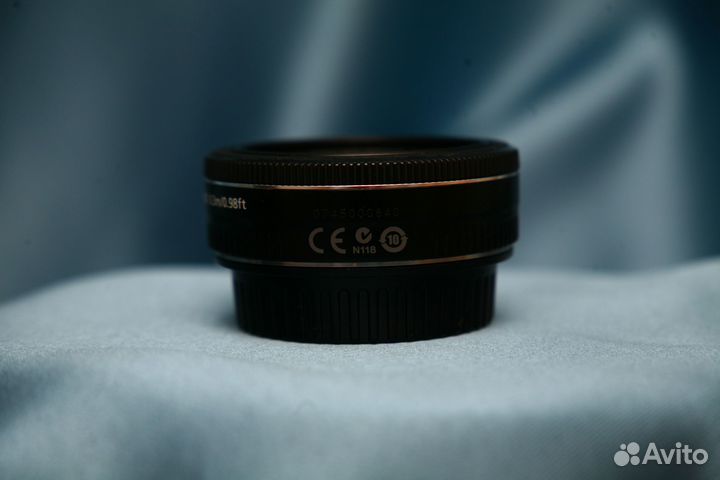 Canon EF 40mm f/2.8 STM