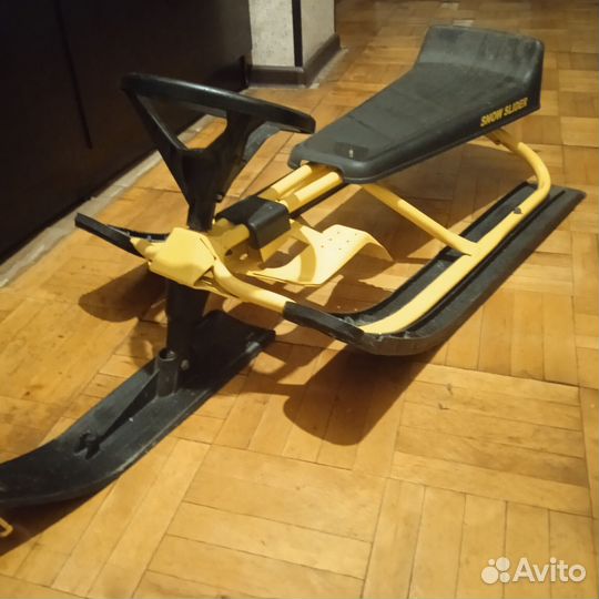 Детский снегокат со спинкой