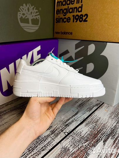 Nike Air Force 1 Pixel